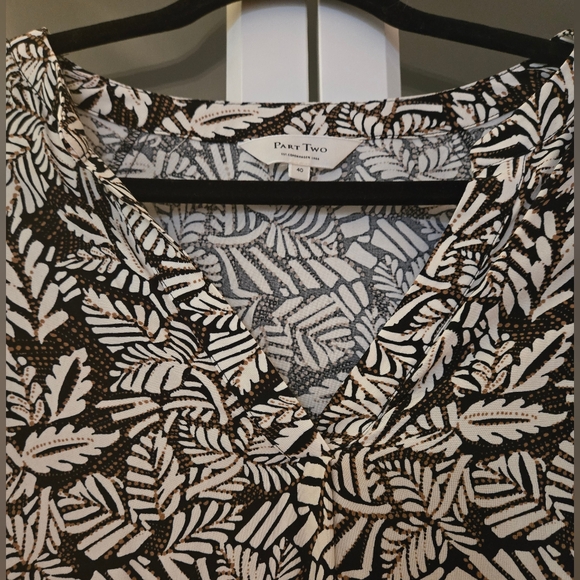 Part Two Copenhagen 100% Viscose Petine V-Neck Blouse - Picture 8 of 16